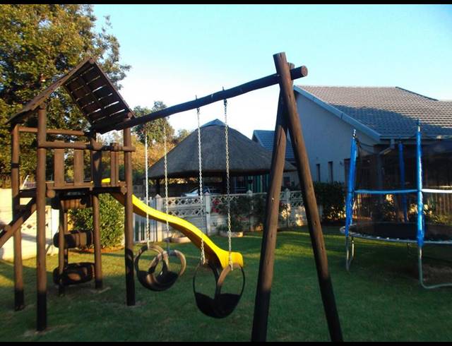 8 BEDROOM HOUSE FOR SALE IN SONLAND PARK